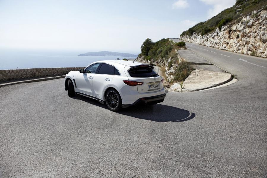  Infiniti FX50 S Sebastian Vettel Edition 2011 года  (фото 52 из 74)